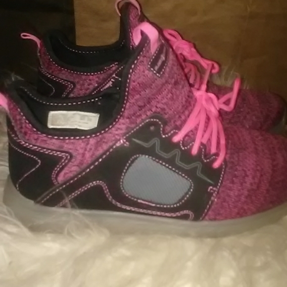 LD light up sneakers - Picture 2 of 8